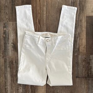 American Eagle Outfitters white 4long Stretch Jeans 29.5” inseam